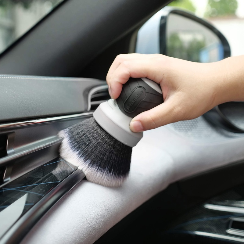 MaxShine Curved Grip XL Detailing Brush Ultra Soft Bristle